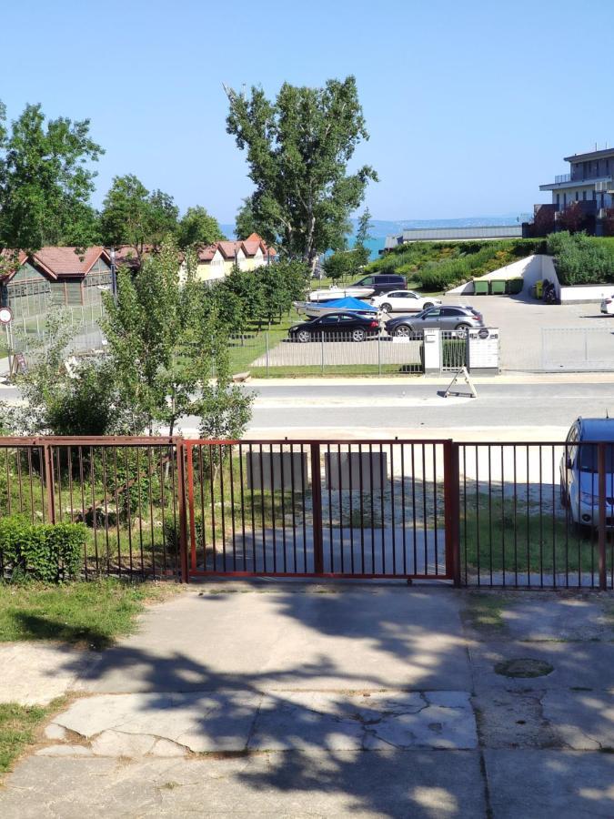 Ozone Apartman Siofok Bagian luar foto